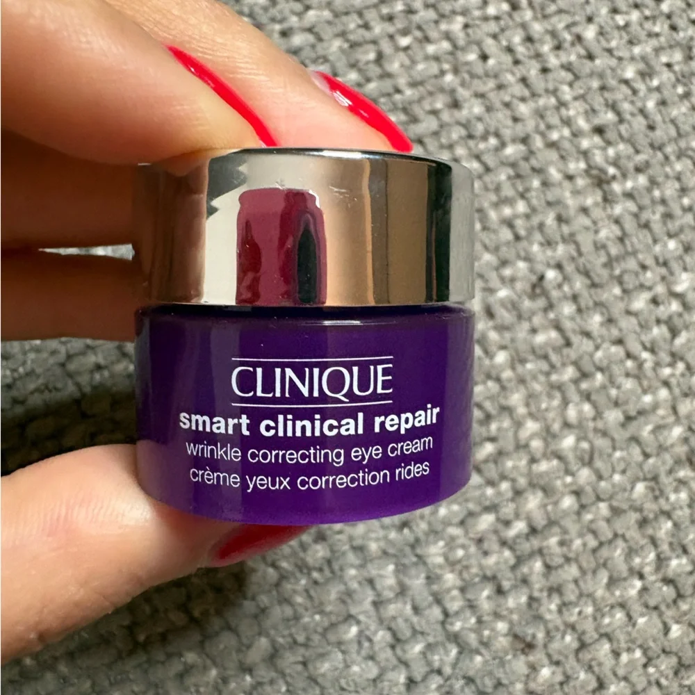 Clinique Luxury Sample Set + Jonathan Cohen Designer Floral Pouch - Picture 9 of 13